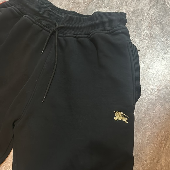 Burberry sweatpants - Picture 2 of 5